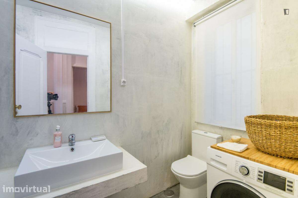 Quarto - localizado em Penha Lisbon - Grande imagem: 3/12