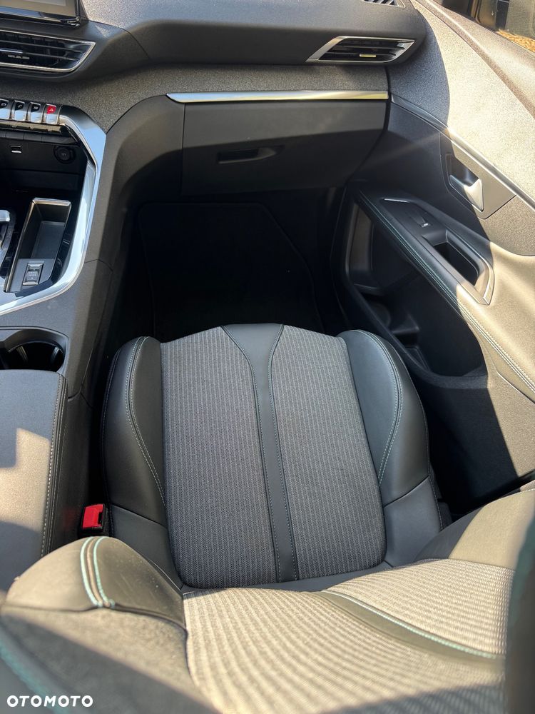 Peugeot 3008 1.6 PureTech Hybrid PHEV Active Pack S&S EAT8 - 32