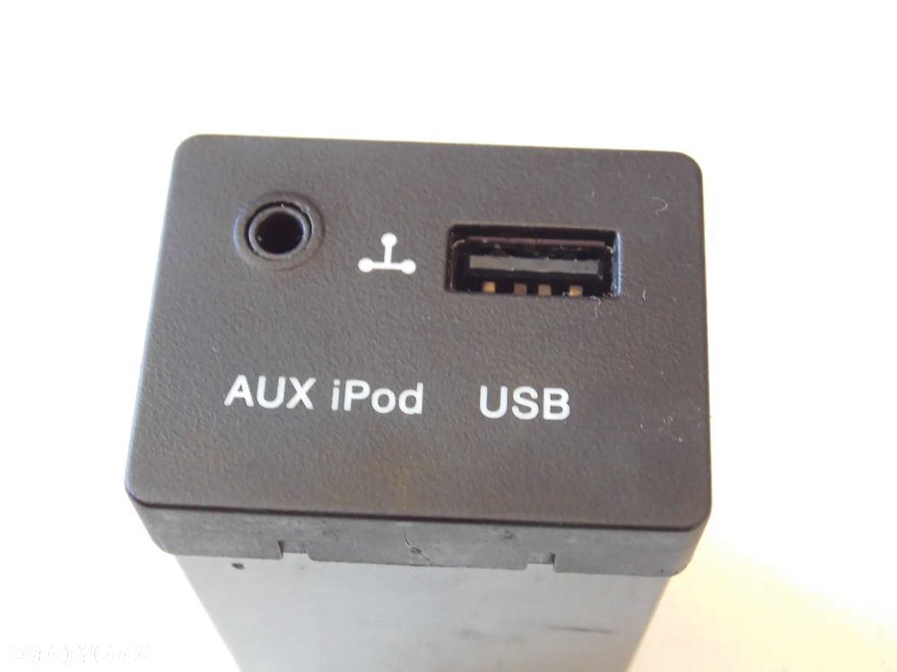 PANEL AUX IPOD USB KIA CEED I LIFT ORYGINAŁ - 2