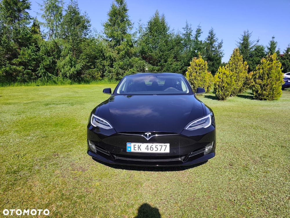 Tesla Model S - 2