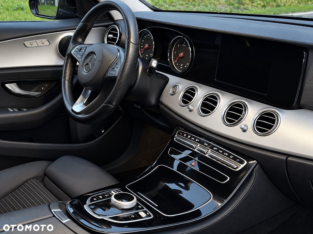Mercedes-Benz Klasa E 200 d 9G-TRONIC - 21