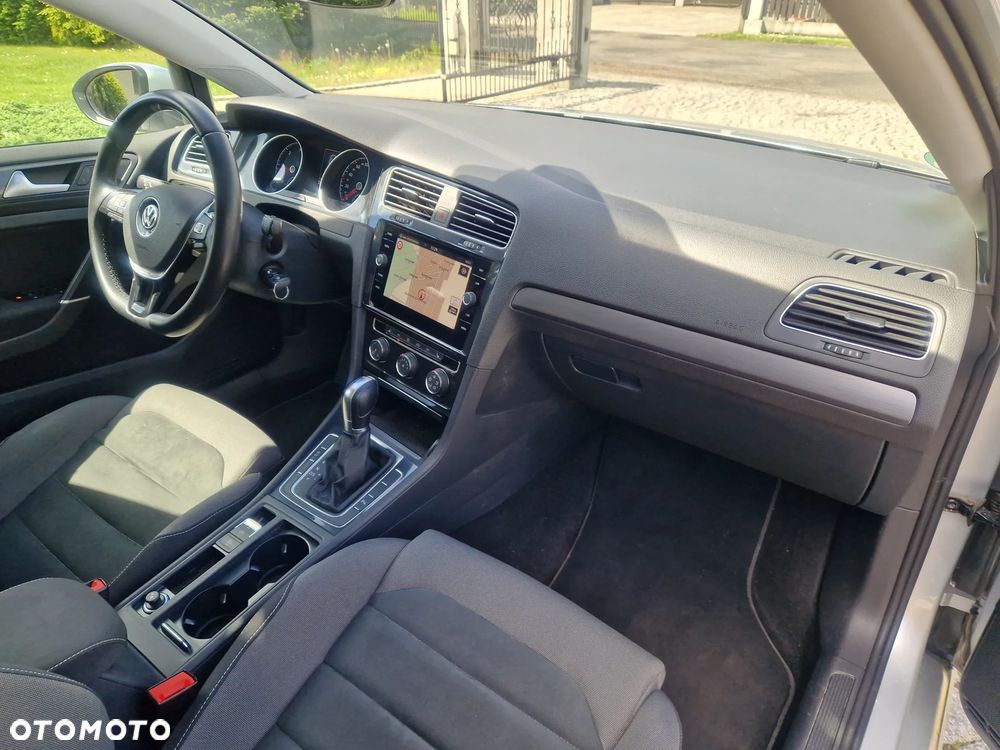 Volkswagen Golf 1.6 TDI SCR DSG Comfortline - 12