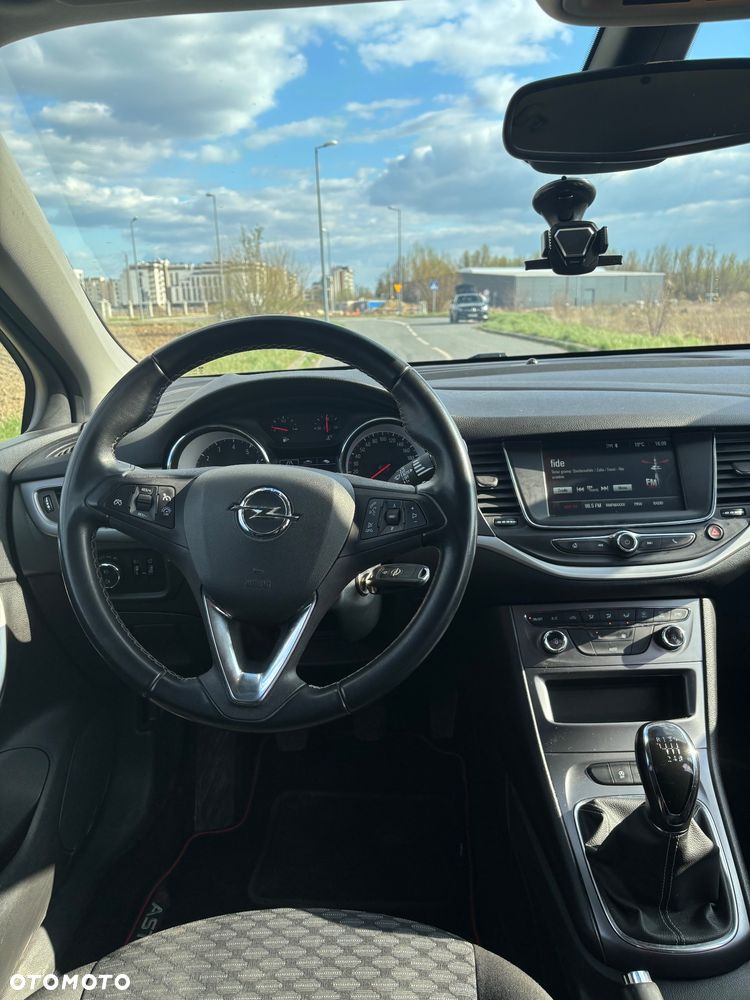Opel Astra 1.6 T Dynamic S&S - 17