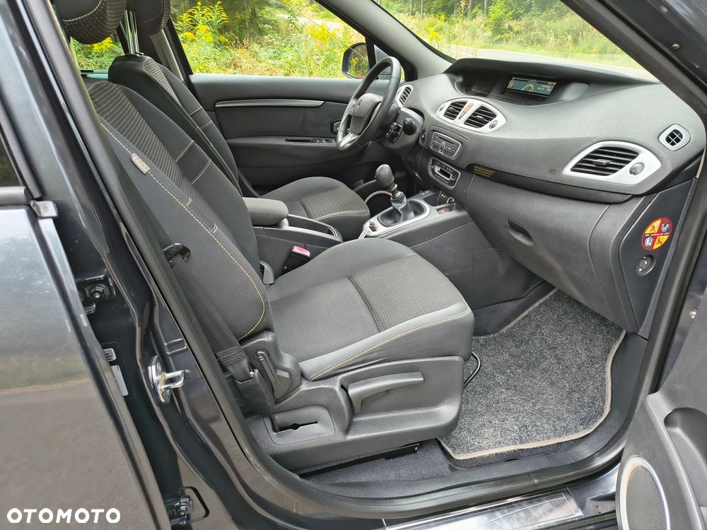 Renault Scenic 1.6 16V 110 Dynamique - 13