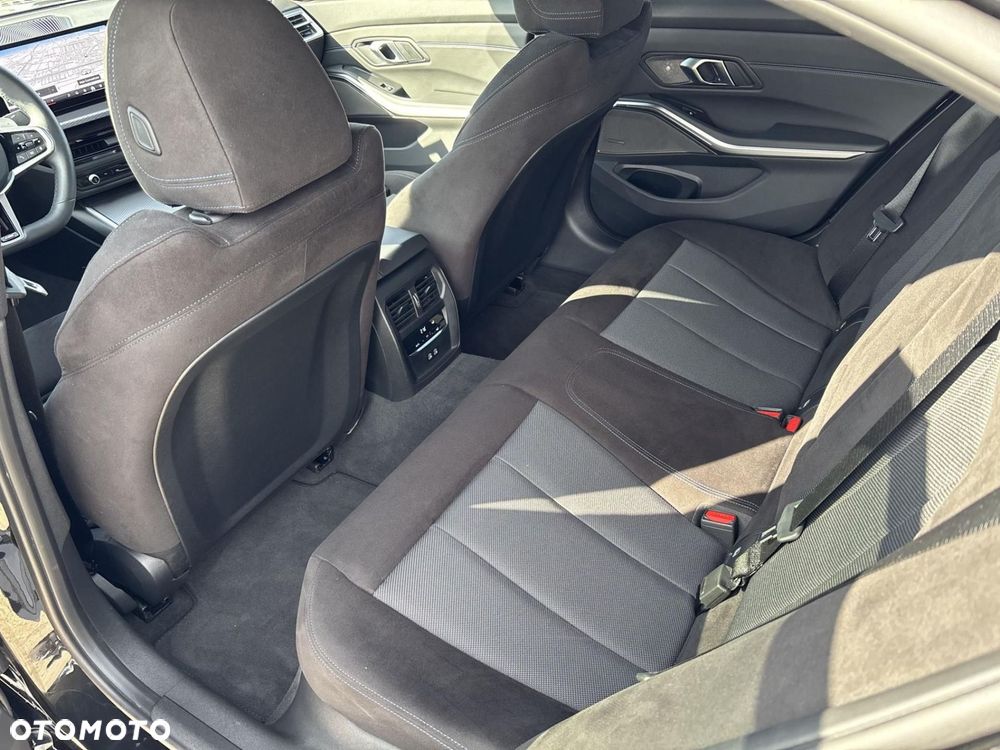 BMW Seria 3 320i xDrive M Sport sport - 15