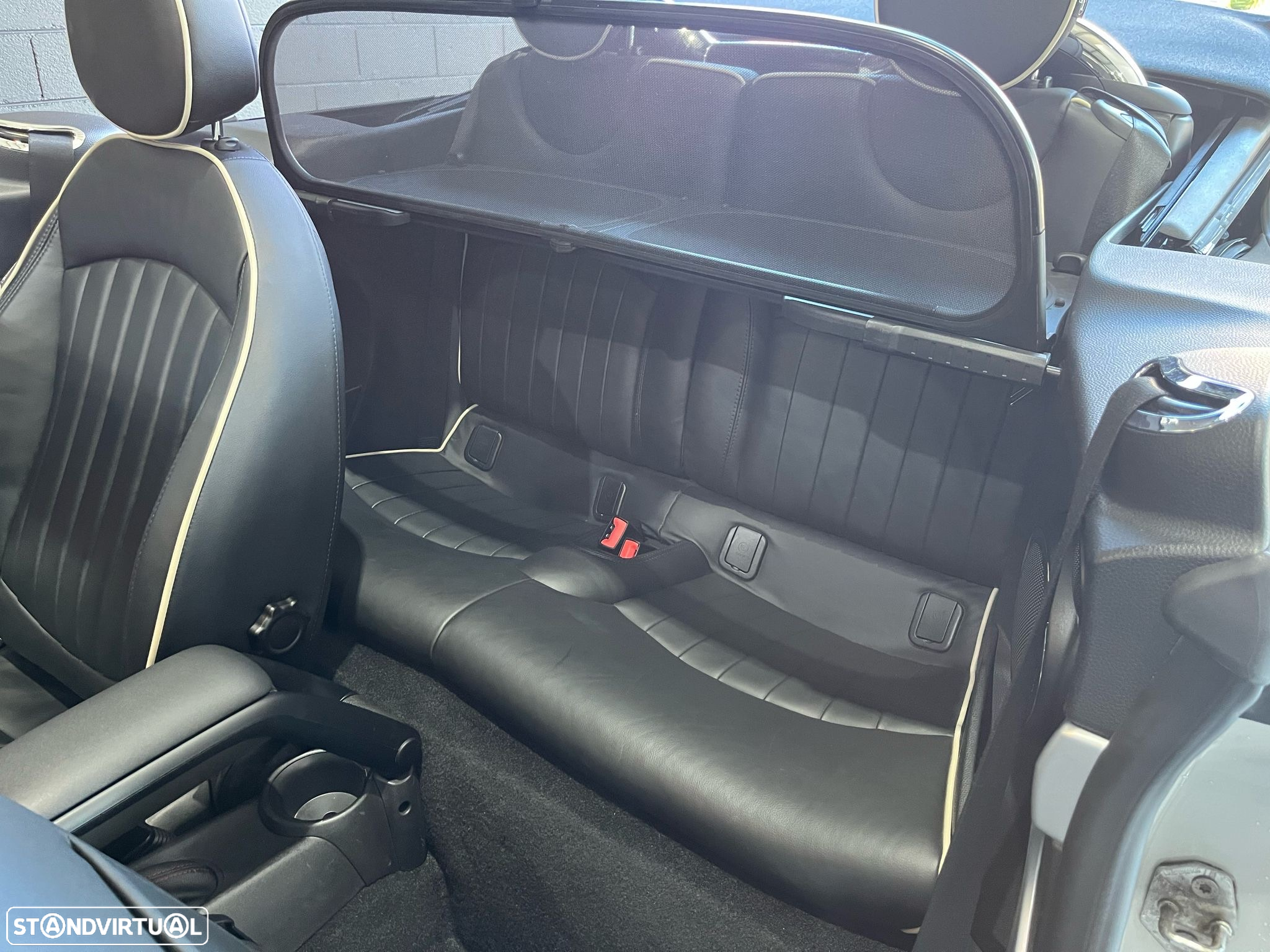 MINI Cabrio John Cooper Works - 30