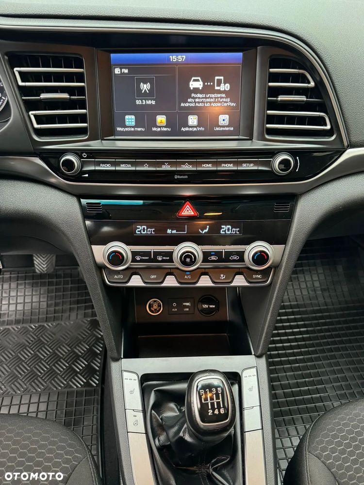 Hyundai Elantra 1.6 Comfort - 14