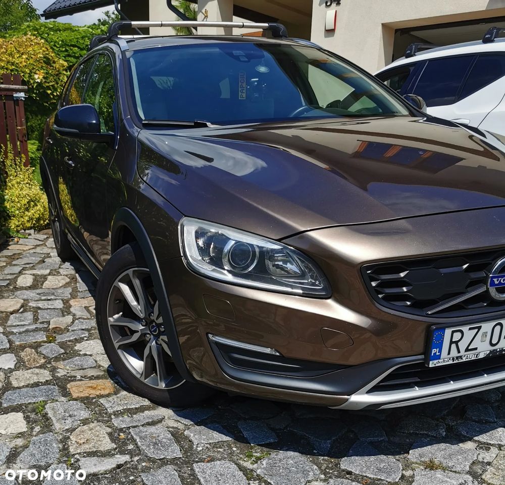 Volvo V60 Cross Country D4 AWD Geartronic Summum - 3