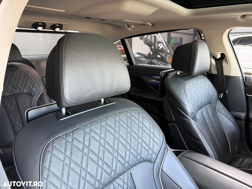 BMW Seria 7 730Ld xDrive - 38