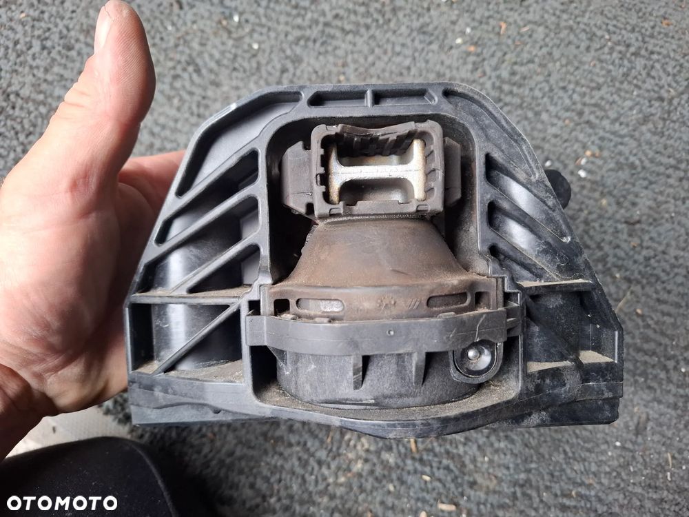 PEUGEOT 208 II CORSA 1.2 THP ŁAPA PODUSZKA SILNIKA 243444 - 2