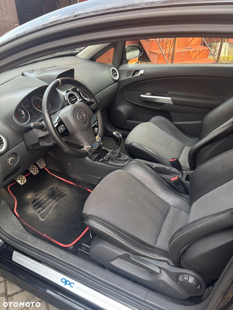 Opel Corsa 1.6 Turbo OPC - 12
