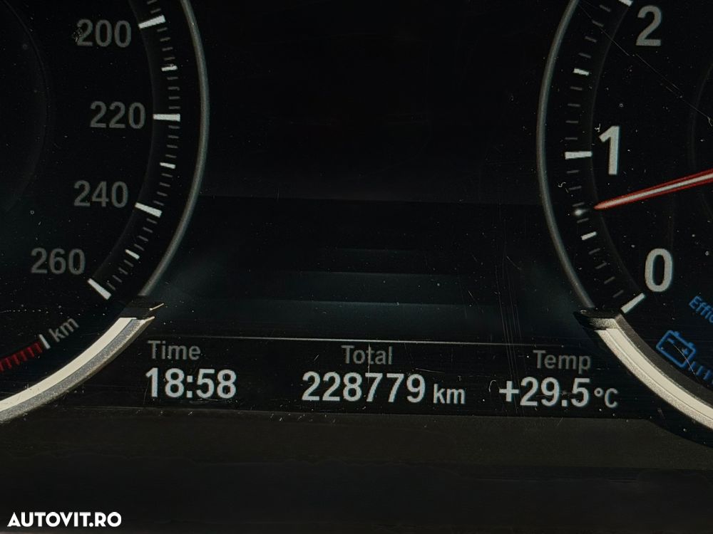 BMW Seria 7 740Li - 11