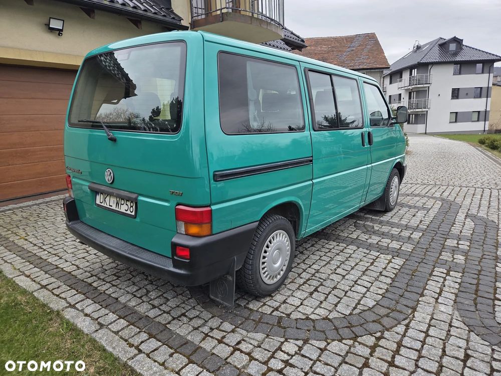 Volkswagen Caravelle - 7