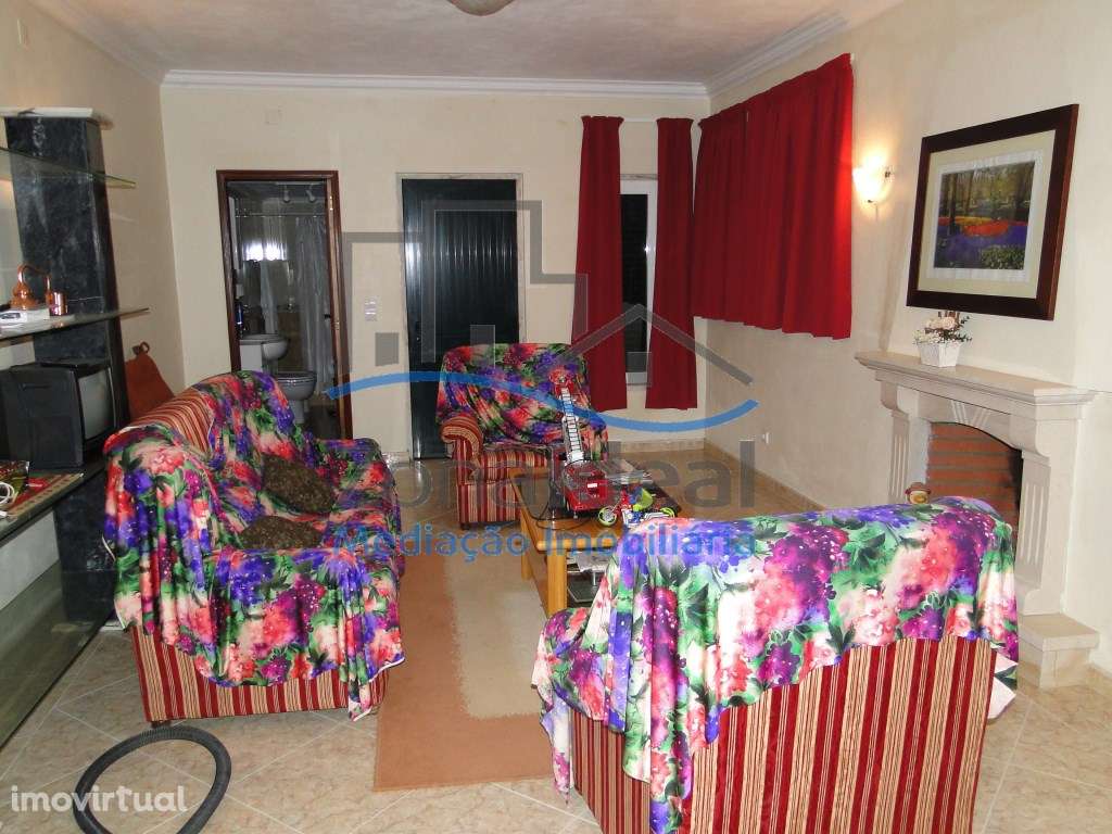 Quinta com casa de habitação e terreno, localizada perto de Alenquer. - Grande imagem: 4/34