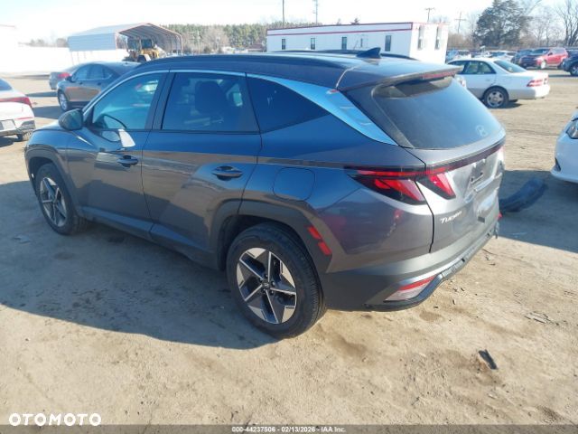 Hyundai Tucson - 4