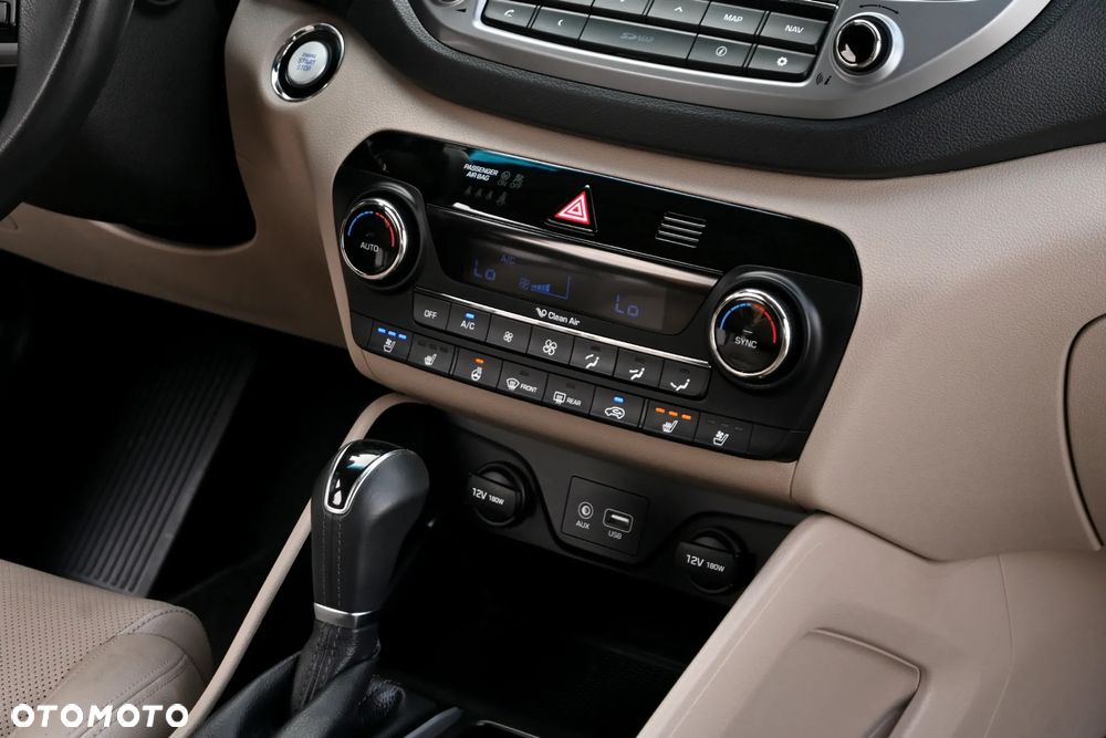 Hyundai Tucson 2.0 CRDI Premium 4WD - 27