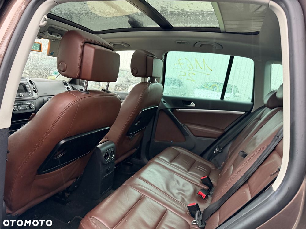 Volkswagen Tiguan 2.0 TDI DPF BlueMotion Technology Exclusive - 9