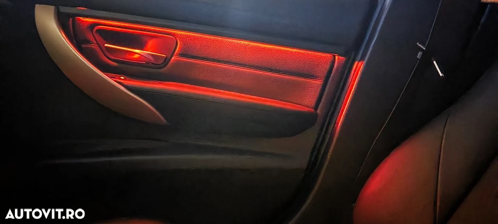 BMW Seria 3 320i Touring Aut. Modern Line - 11