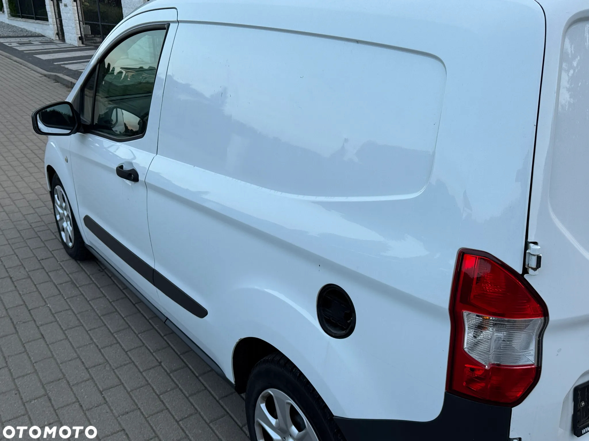 Ford TRANSIT COURIER - 19