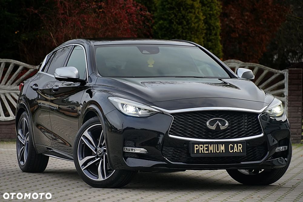 Infiniti Q30 2.0t DCT AWD Sport - 6