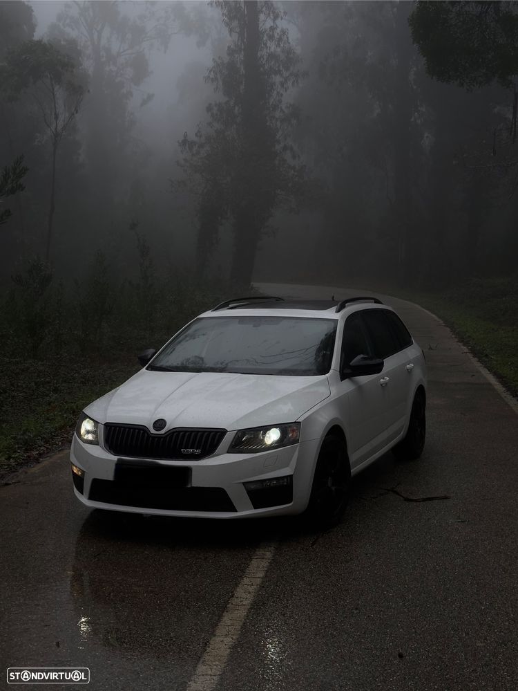 Skoda Octavia 2.0 TDI RS DSG - 2