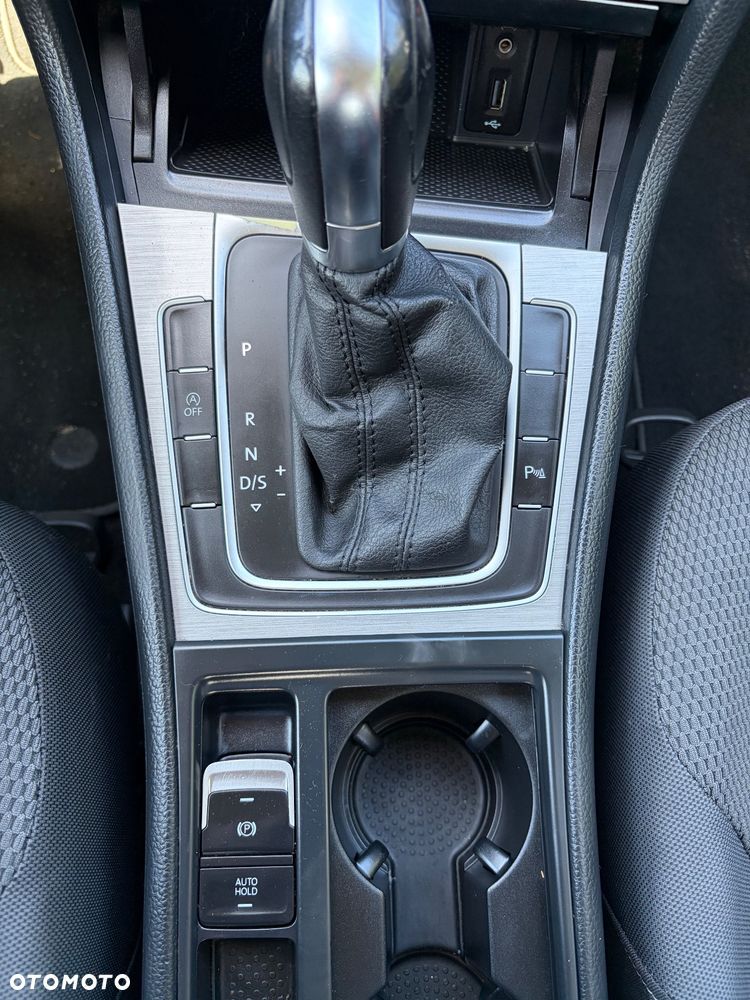Volkswagen Golf 1.6 TDI BlueMotion Technology DSG Lounge - 29