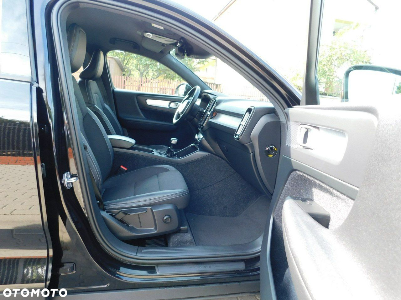 Volvo XC 40 T3 Momentum - 4