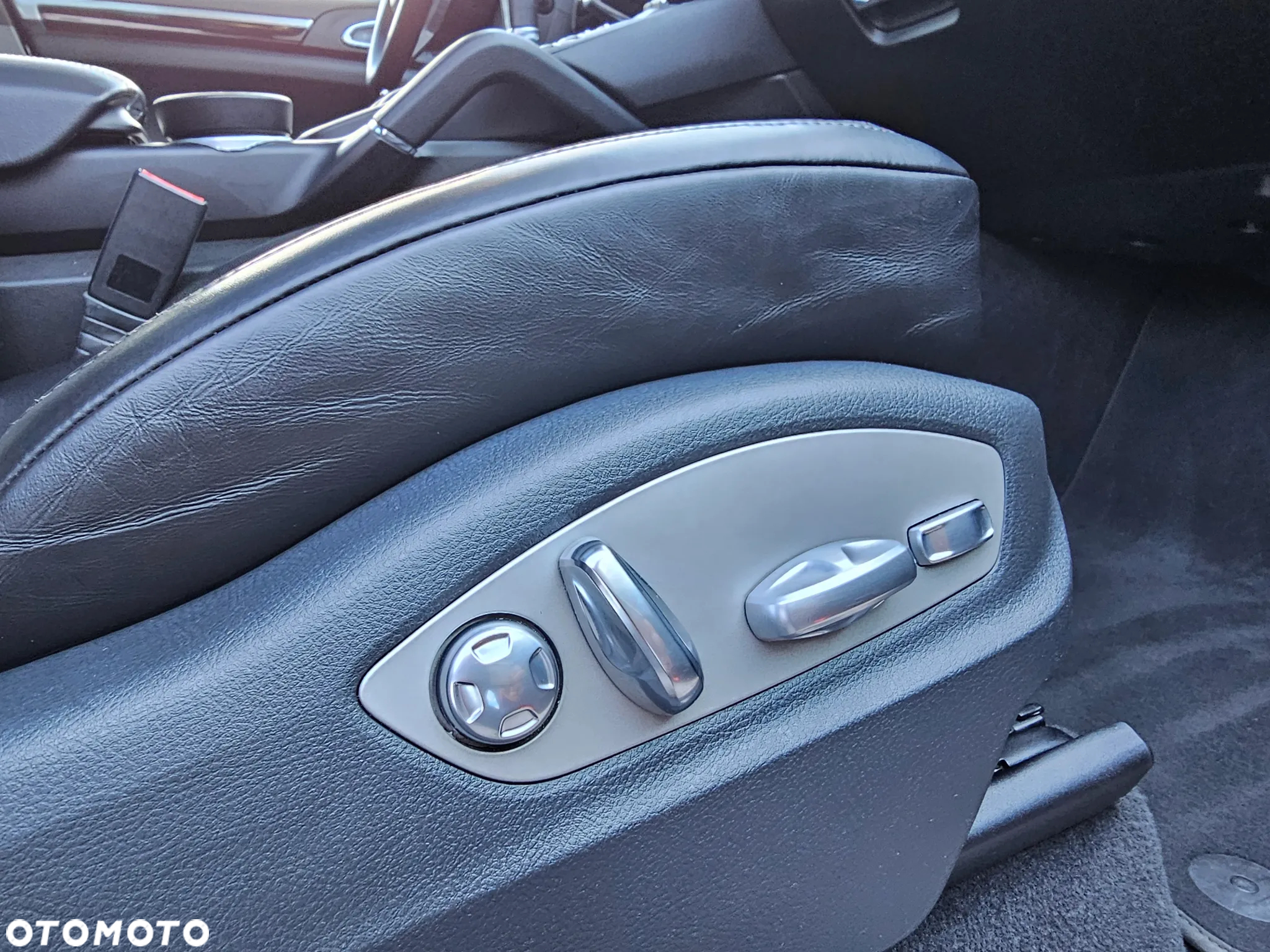 Porsche Cayenne Platinum Edition - 30