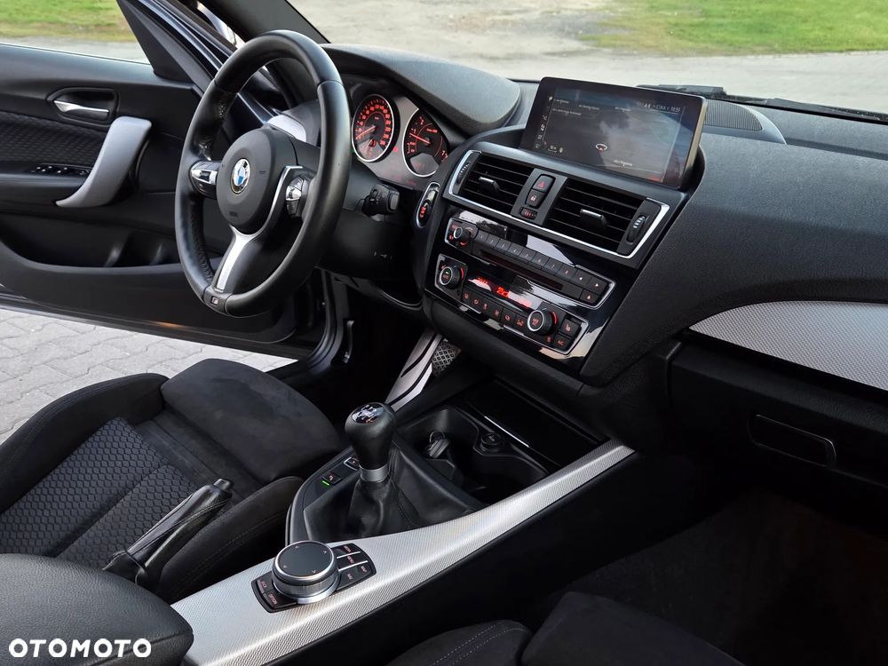 BMW Seria 1 120i M Sport Shadow - 23