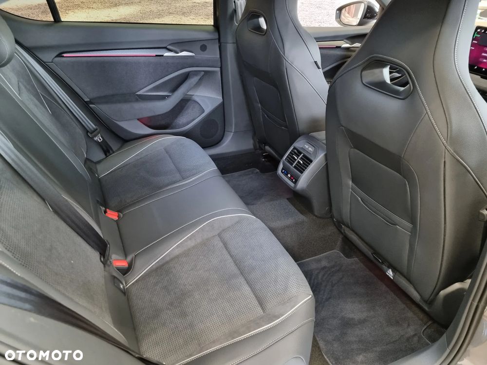 Skoda Superb 2.0 TDI SCR 4x4 Sportline DSG - 29