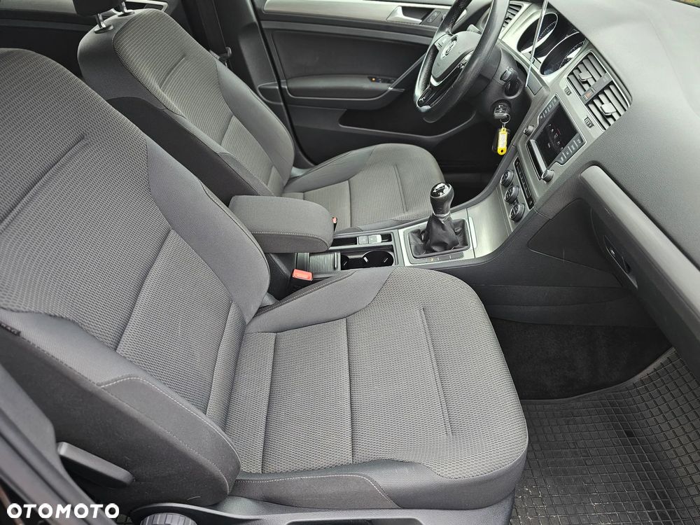Volkswagen Golf - 8