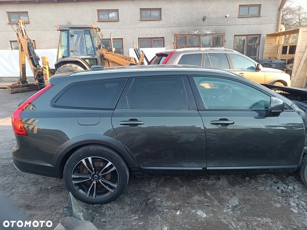 VOLVO V90 CROSS COUNTRY NA CZĘŚCI ĆWIARTKA BŁOTNIK POSZYCIE LAKIER 724 KLAPA ZDERZAK