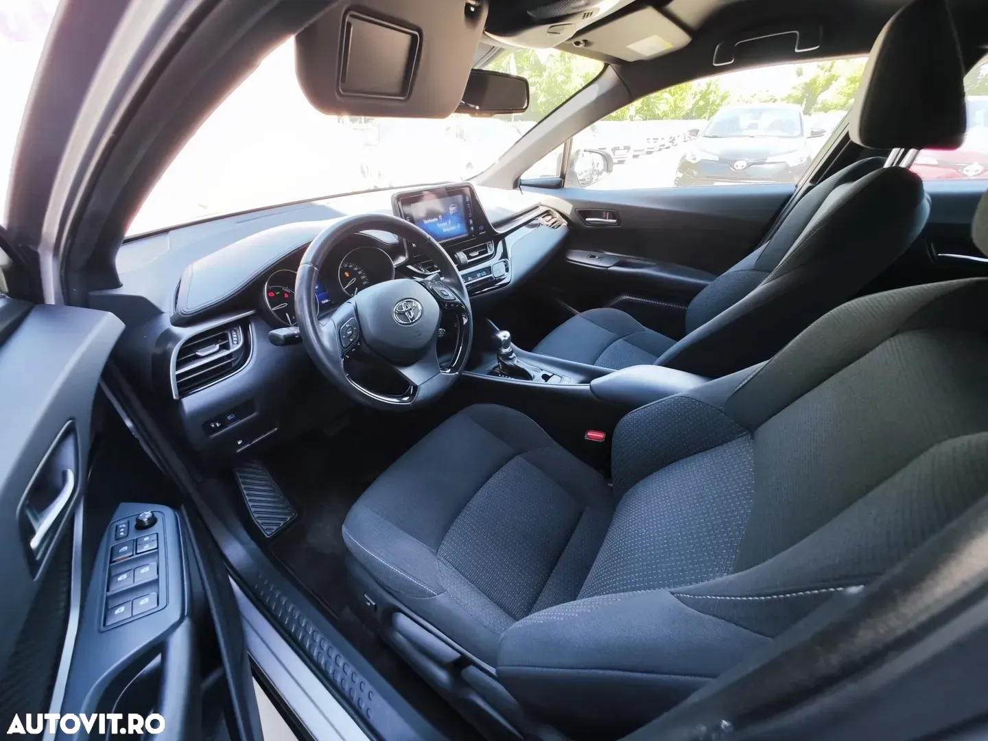 Toyota C-HR 1.8 Hybrid Business Edition - 9