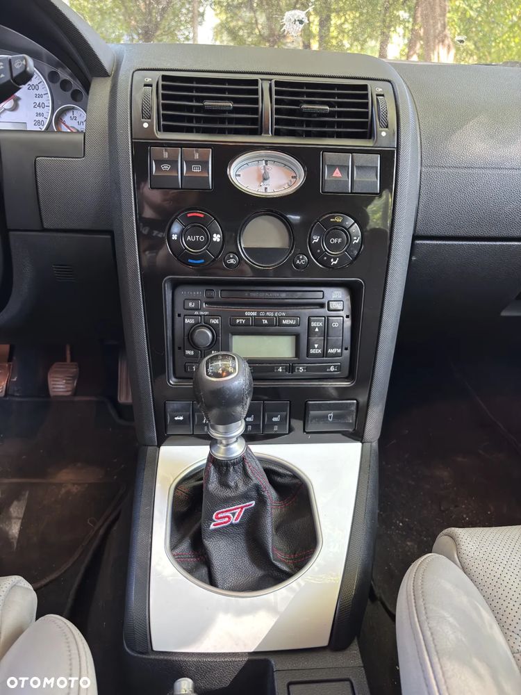 Ford Mondeo V6 ST 220 - 29