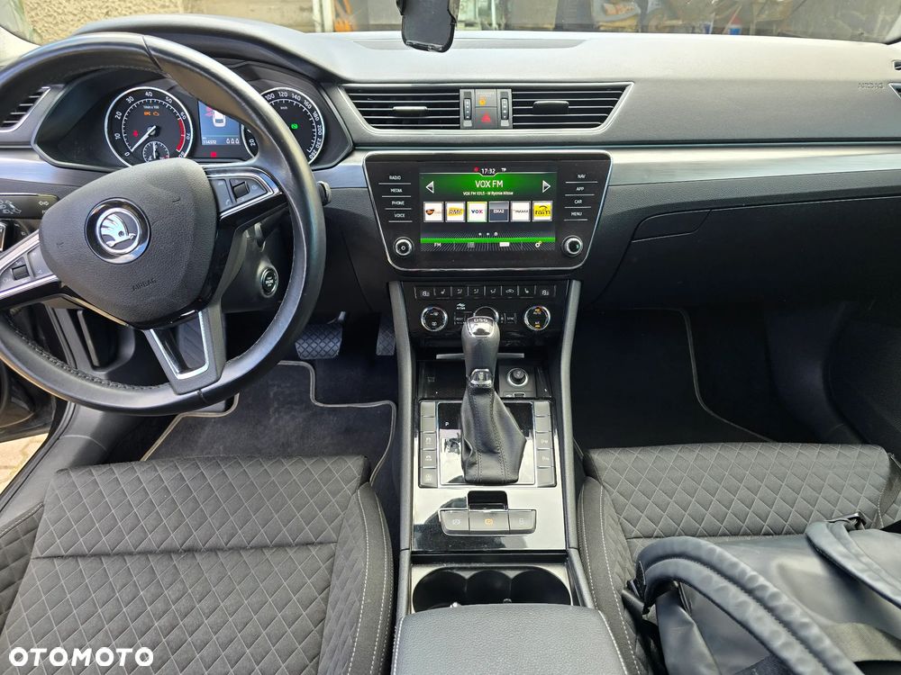Skoda Superb 2.0 TSI Active DSG - 10