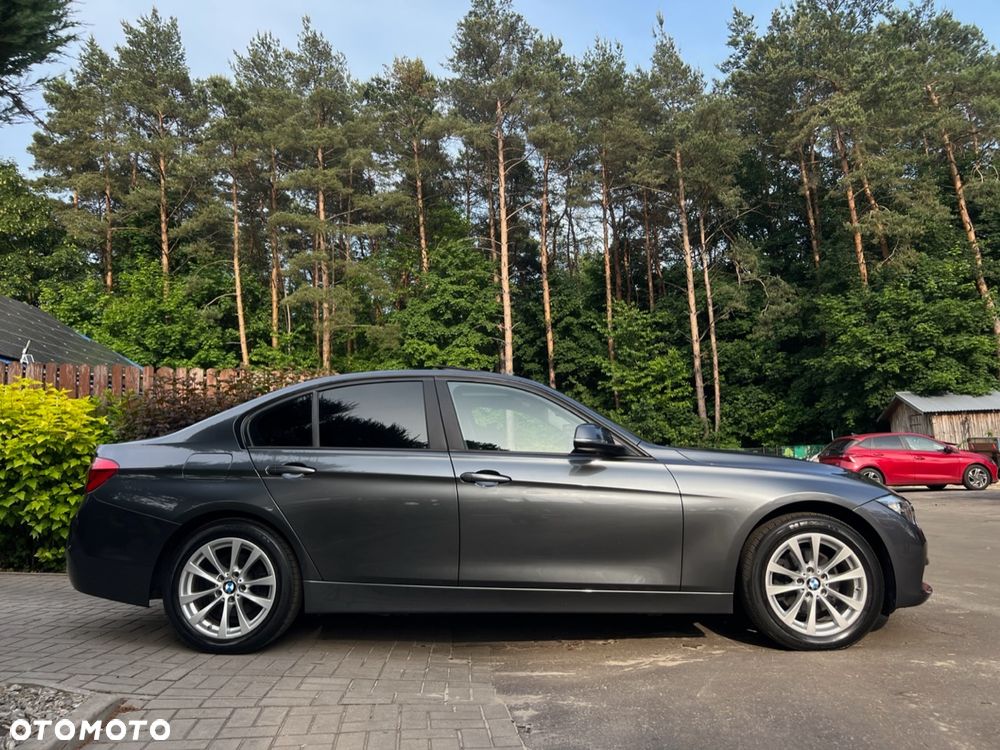 BMW Seria 3 330i xDrive Edition Luxury Line Purity - 6