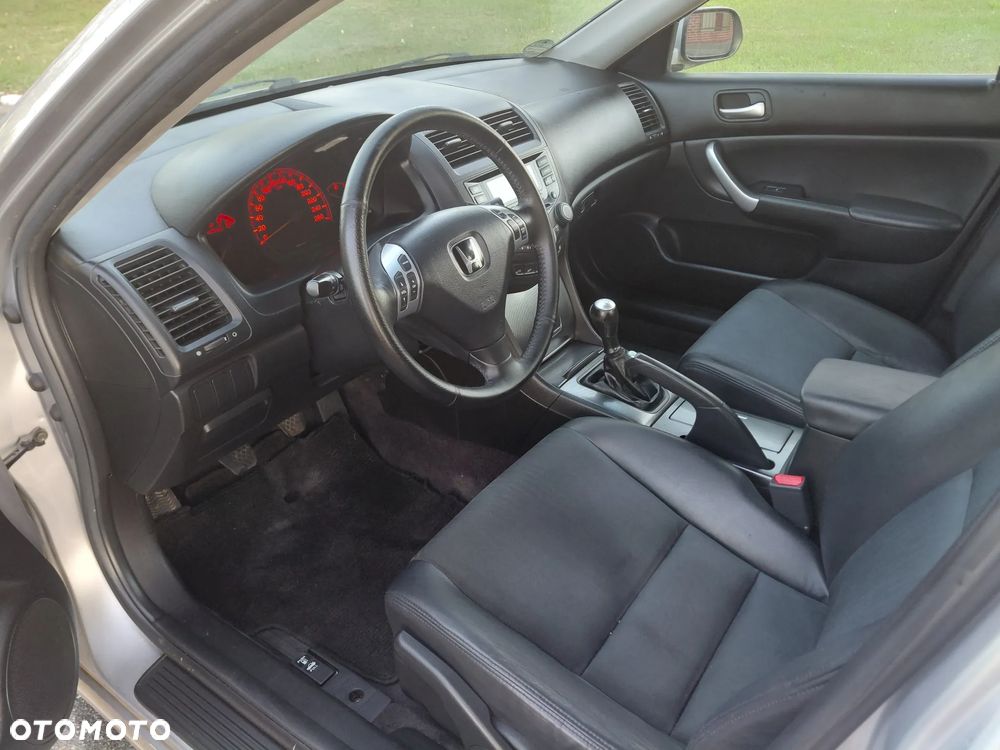 Honda Accord 2.0 i Executive - 14