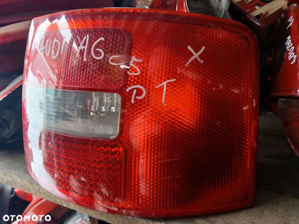 Audi A6 C5 Kombi lampa tylna prawa - 2