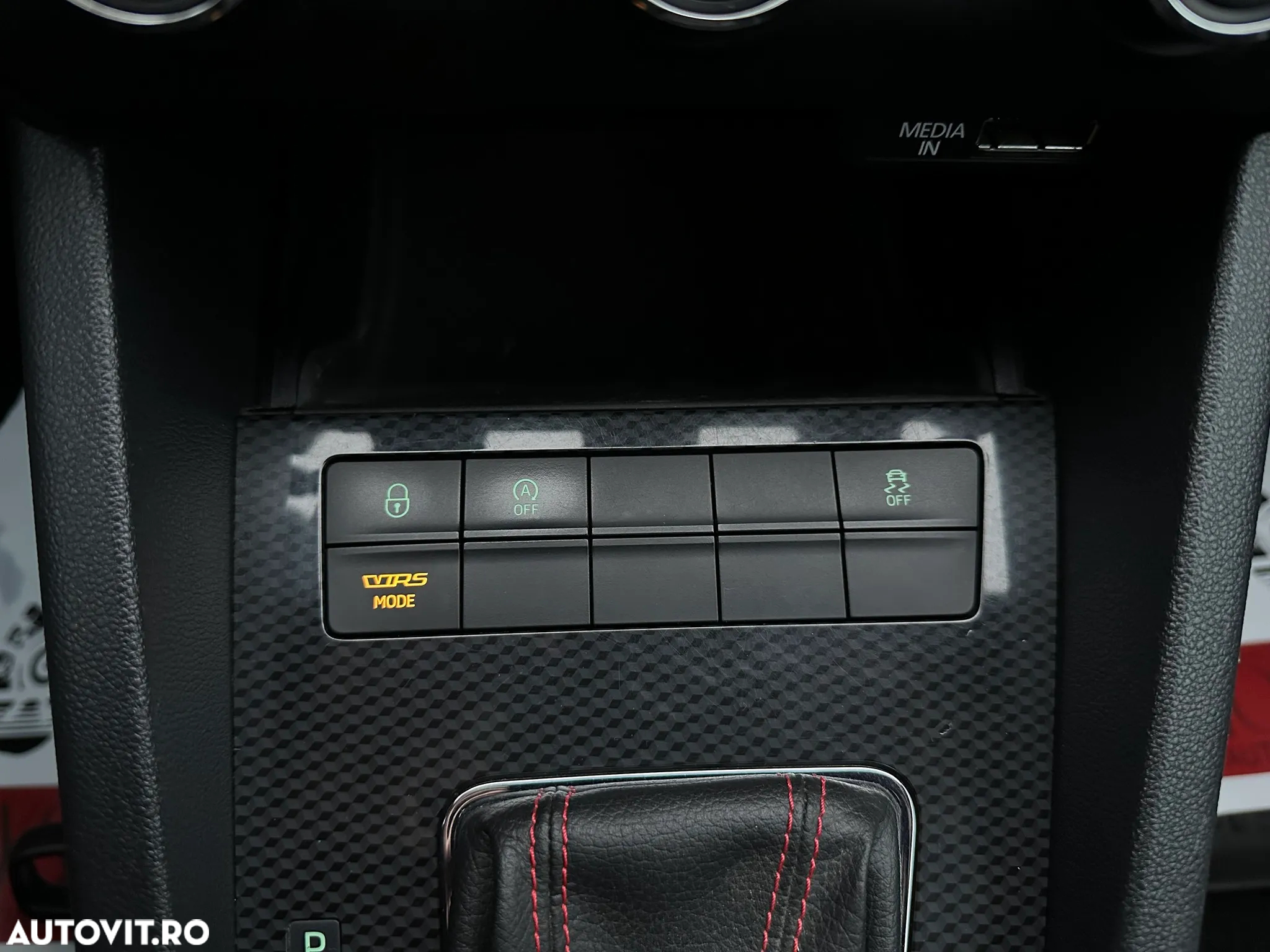 Skoda Octavia 2.0 TDI DSG RS - 18