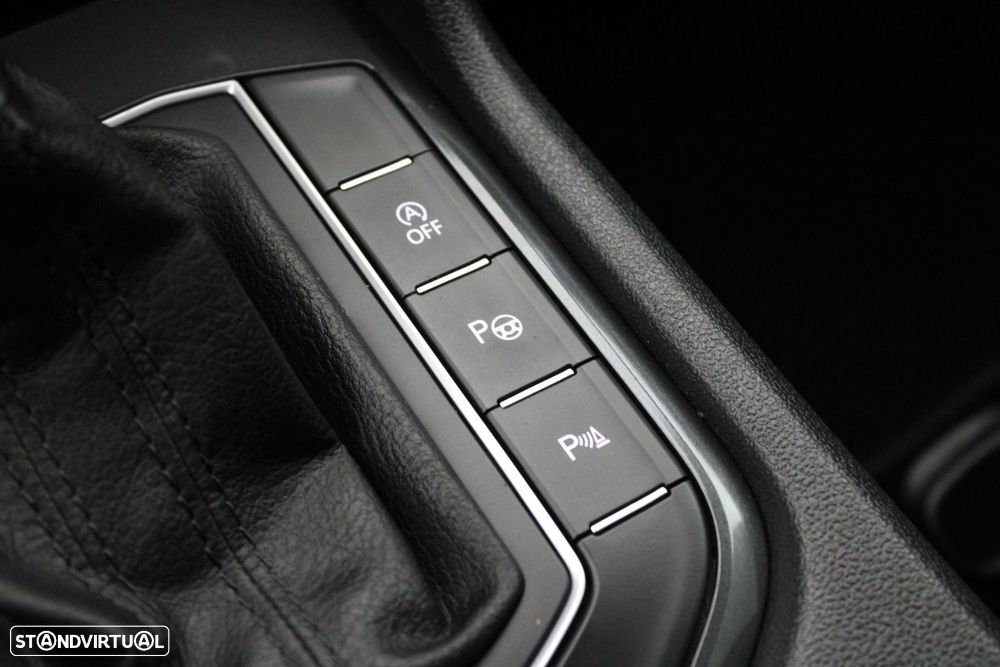 VW Tiguan Allspace 2.0 TDI Confortline DSG - 27