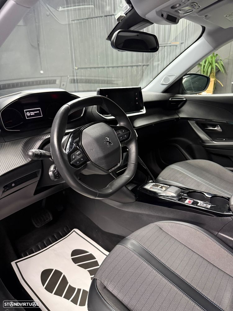 Peugeot 2008 1.5 BlueHDi Allure Pack EAT8 - 18