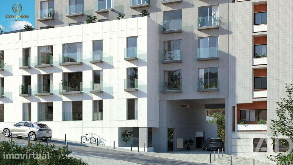 Apartamento T2 em Campolide de 90,00 m2 - Grande imagem: 2/24