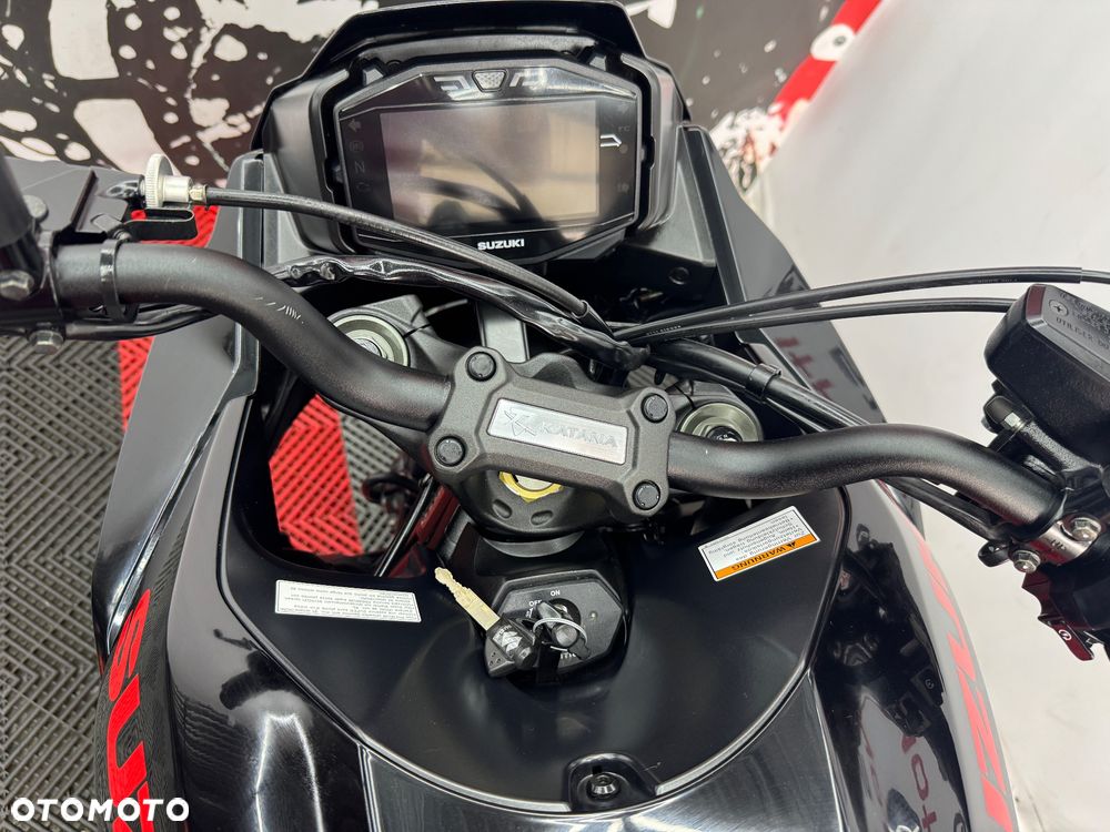 Suzuki GSX - 26