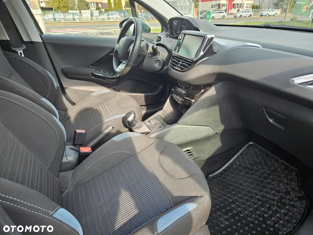 Peugeot 208 1.2 PureTech Style - 3