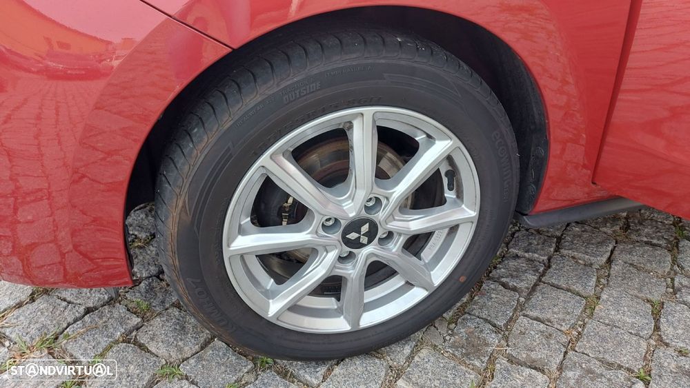 Mitsubishi Space Star - 8