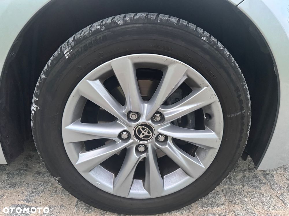 Toyota Corolla 1.8 Hybrid Comfort - 39