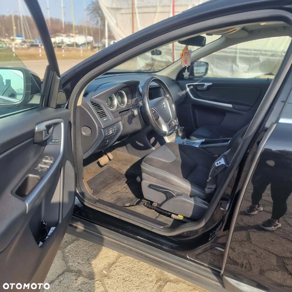 Volvo XC 60 2.0T Momentum - 6