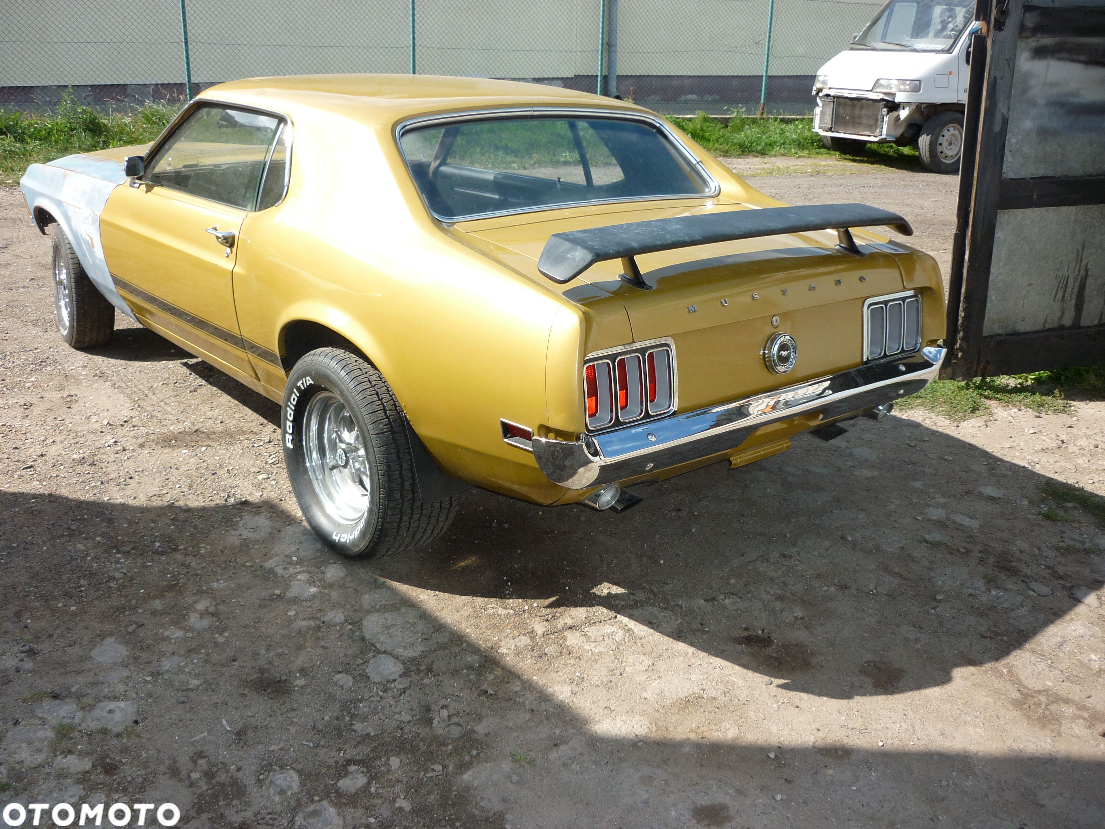 Ford Mustang - 1