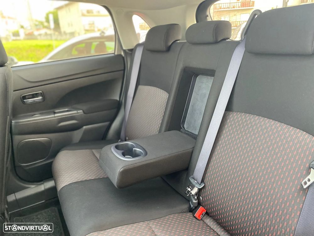 Mitsubishi ASX 1.6 MIVEC Intense Connect Edition - 28