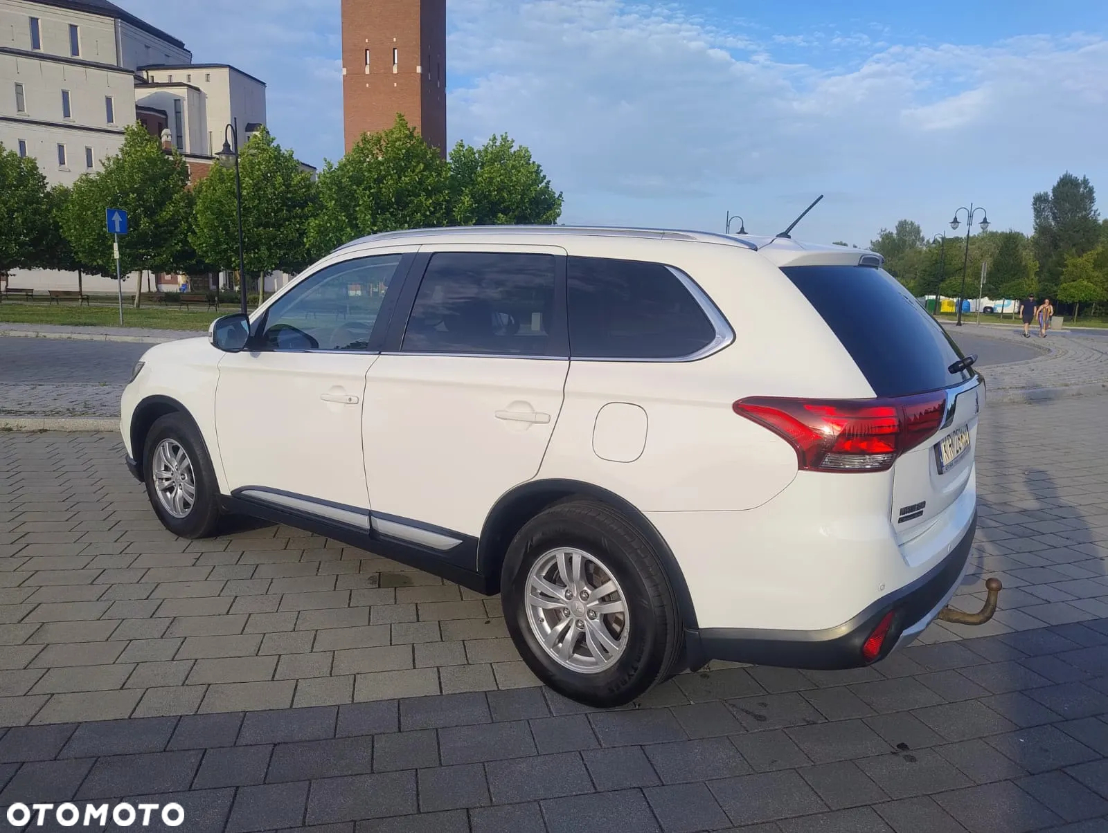 Mitsubishi Outlander 2.0 Intense 4WD CVT - 12